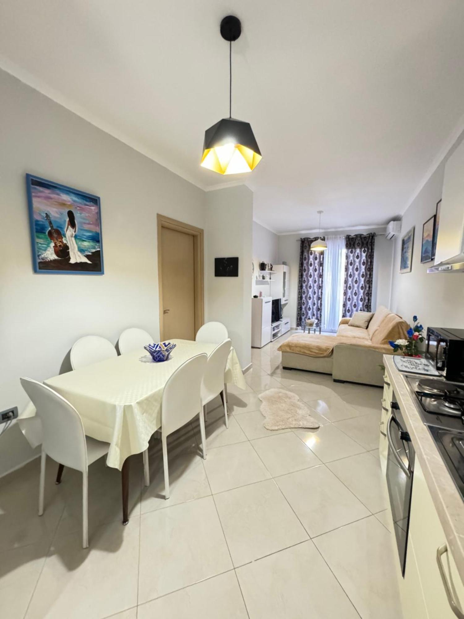Centre Spacious Lions Gate 5 Vlorë