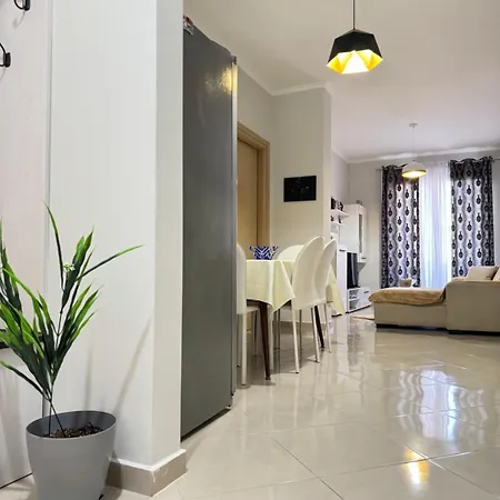 Vlora Centre Spacious Lions Gate 5 Exterior photo