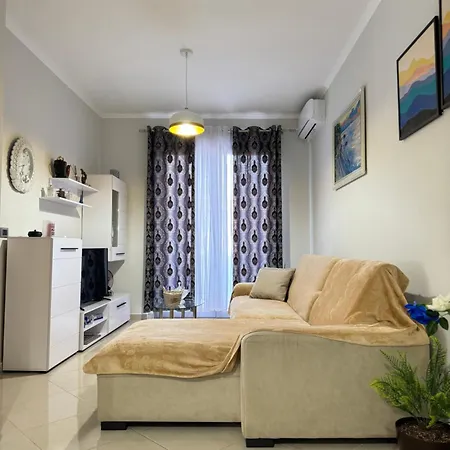 Vlora Centre Spacious Lions Gate 5 Exterior photo
