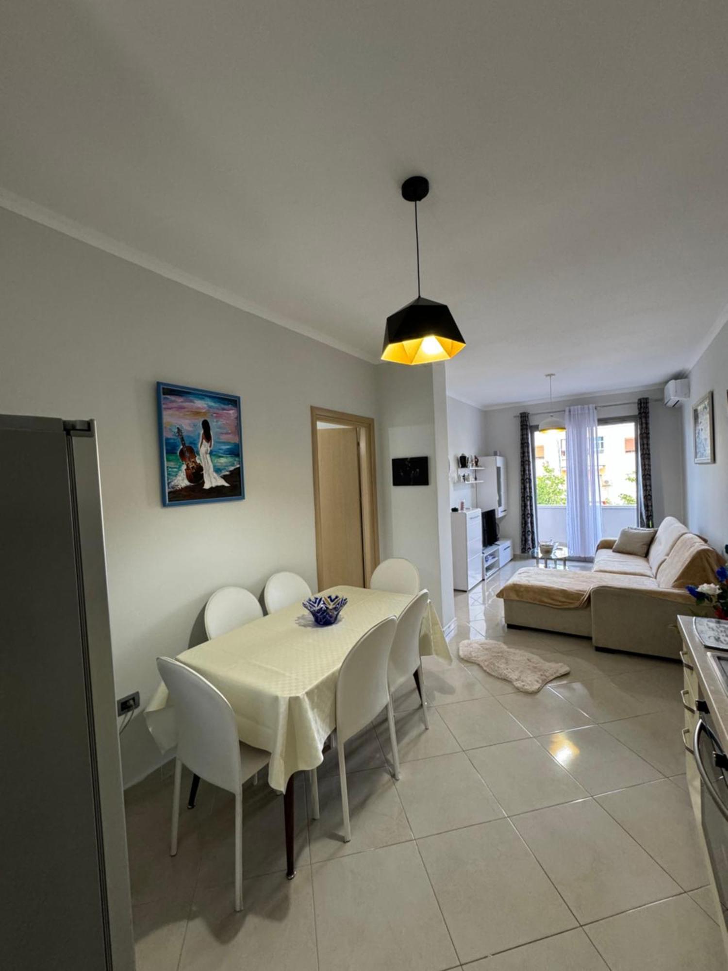 Centre Spacious Lions Gate 5 Apartment Vlorë