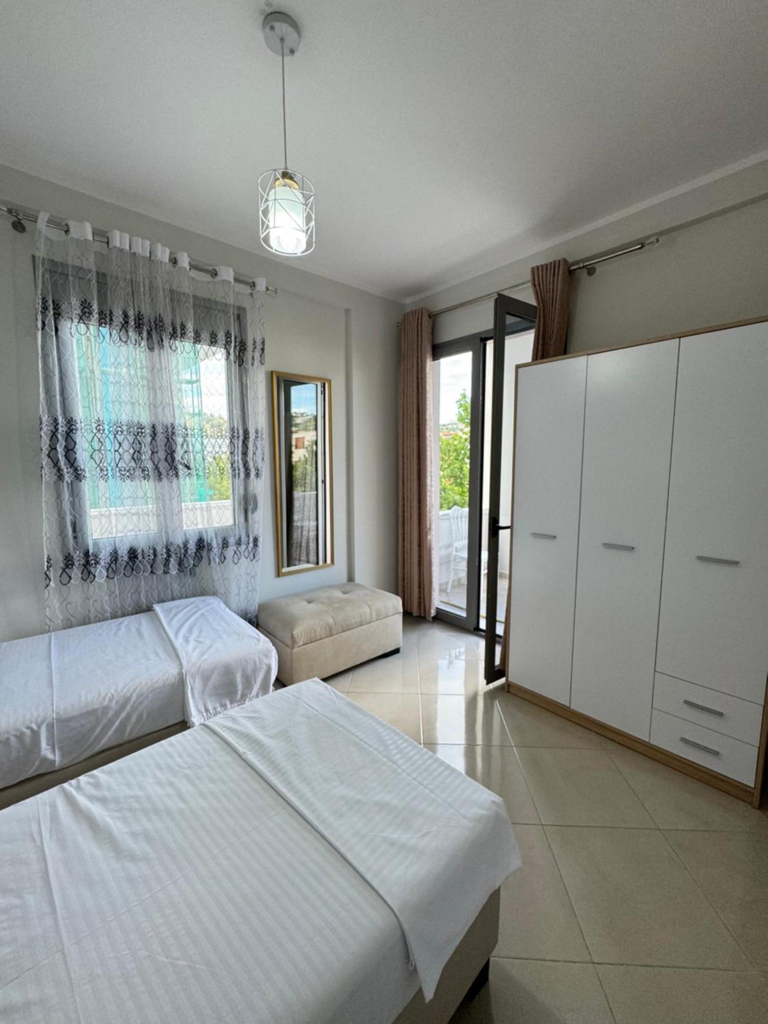 Centre Spacious Lions Gate 5 Apartment *