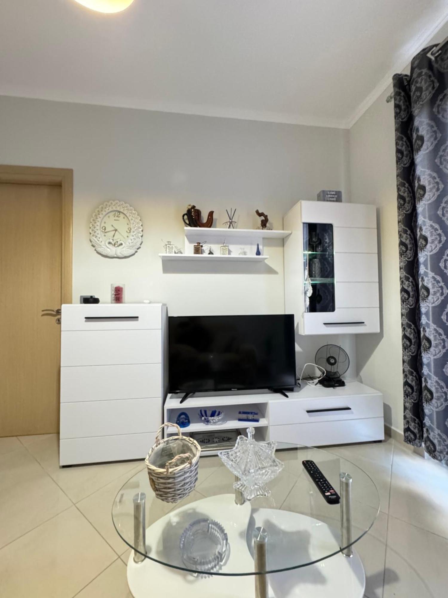 Centre Spacious Lions Gate 5 * Vlorë