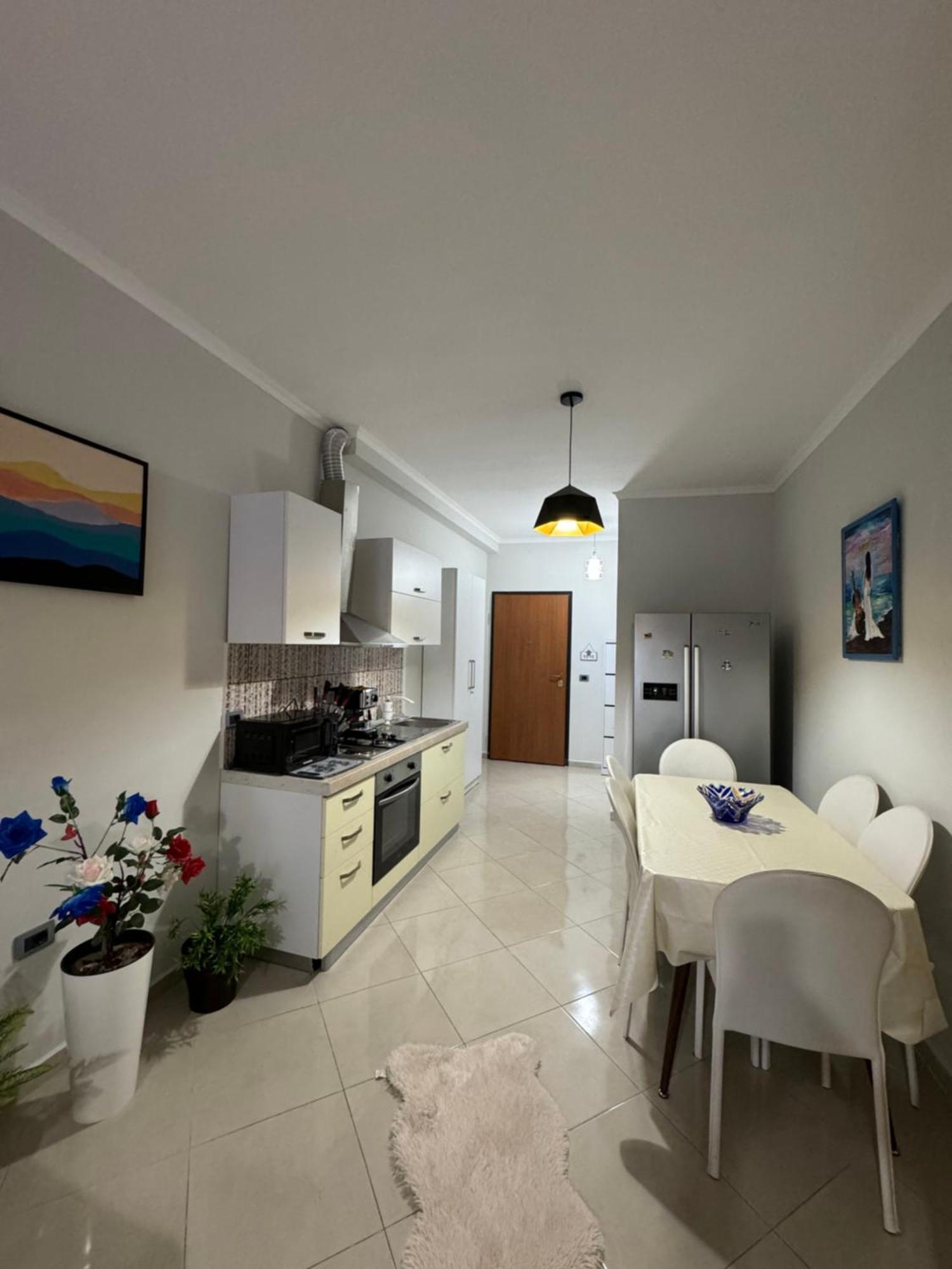 Centre Spacious Lions Gate 5
